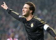 开云体育中国官网-冰与火的对决，伊朗的节奏掌控如何冻结冰岛，维尼修斯化身破冰关键先生