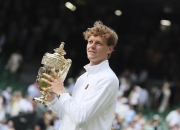 开云官方app入口-包含美网完胜拉沃尔杯，辛纳高光表现的词条