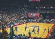 开云体育登录-绝境逆袭！周琦领军青岛队险胜雄鹿，诠释团队篮球真谛