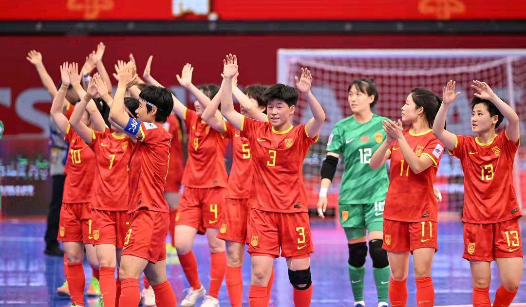 包含亚洲足球锦标赛再次精彩上演,观众满场欢呼的词条 包含亚洲足球锦标赛再次精彩上演,观众满场欢呼的词条