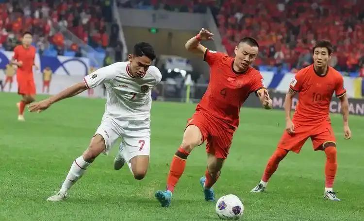 亚洲杯揭幕战引发球迷热议