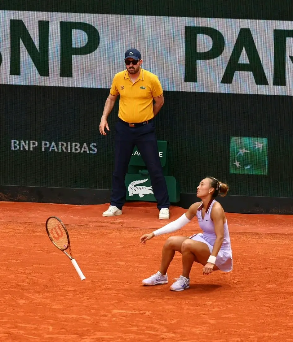 赛场上的紧张气氛让人热血沸腾不已!的简单介绍 赛场上的紧张气氛让人热血沸腾不已!的简单介绍