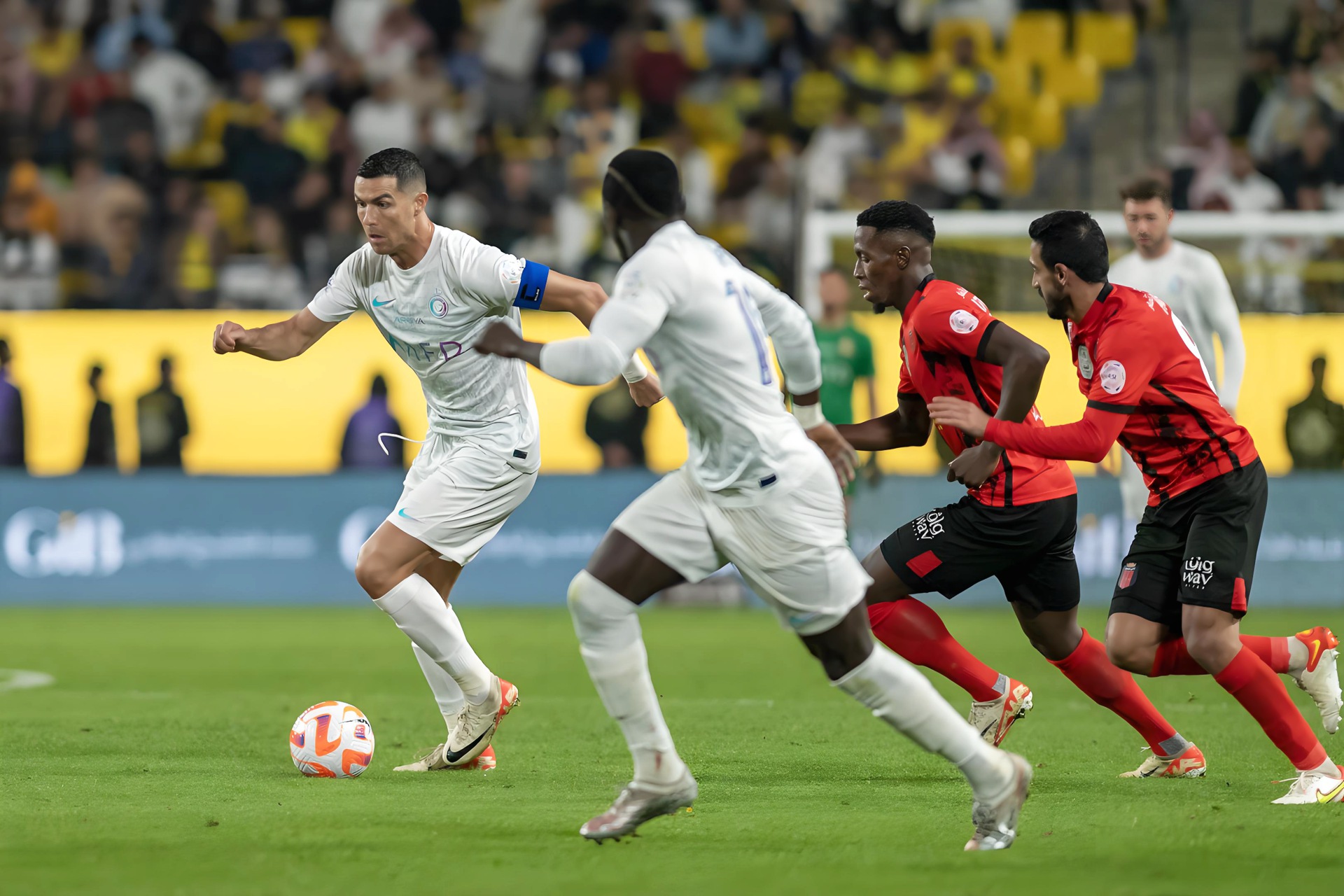 穆内罗接连传中，皇家社会主场获胜的简单介绍