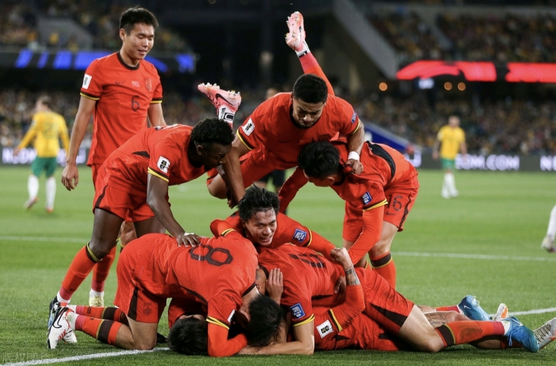 联赛战队为冠军争夺进行最后冲刺