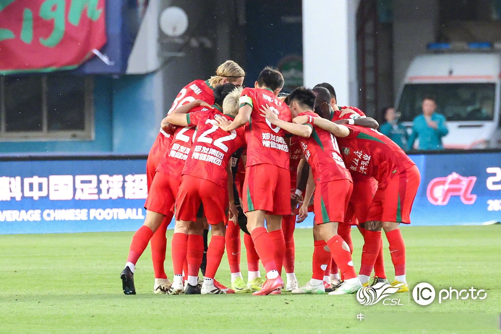 包含成都对决：泰达对阵华南，胜负难言众望所归的词条