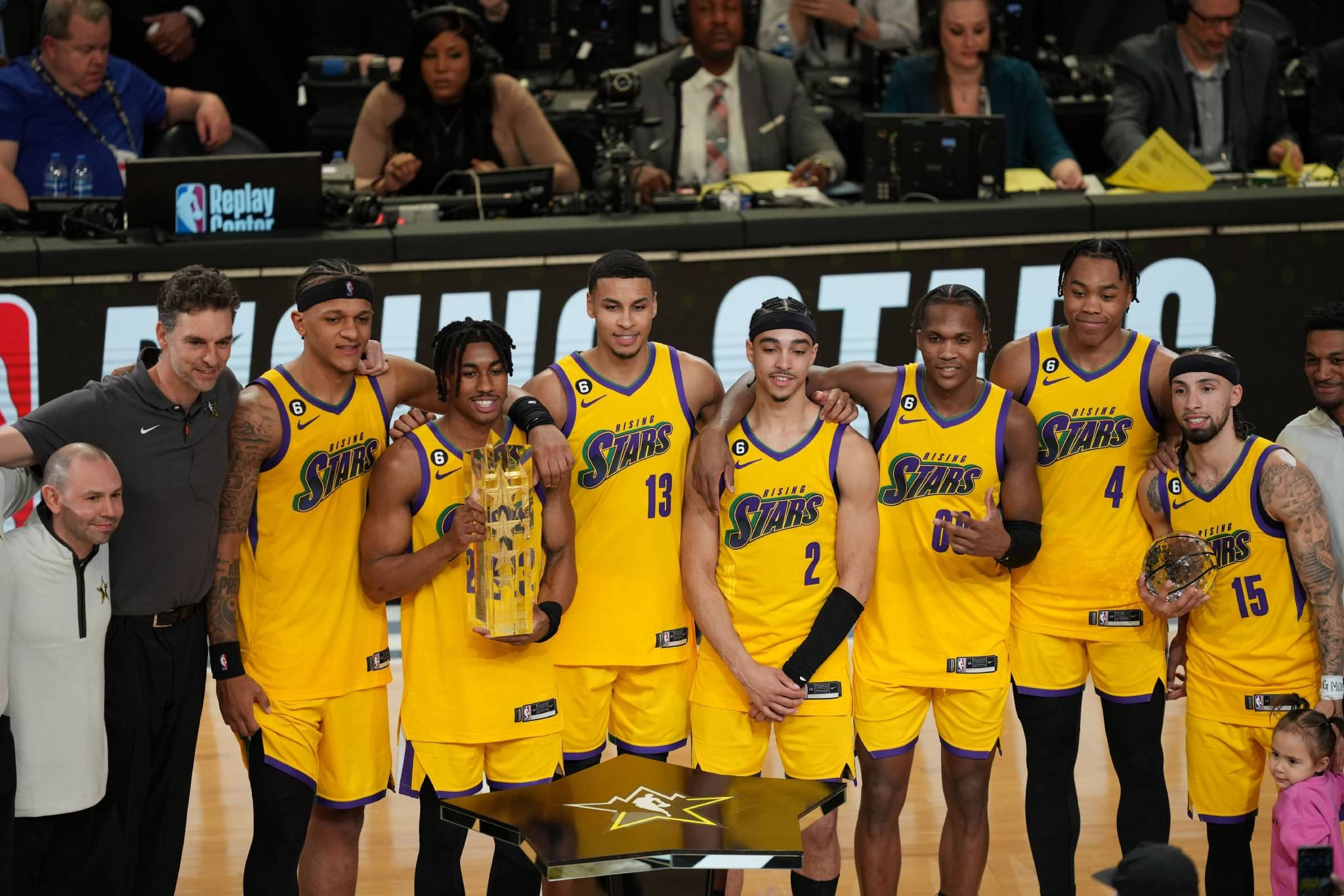 全球各地举办的篮球赛事吸引球迷眼球