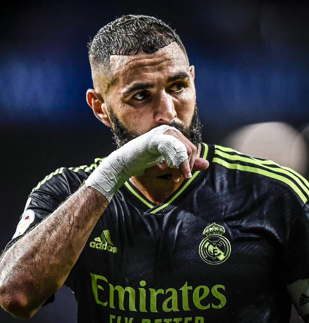 曼城力克英格兰，本泽马关键制胜