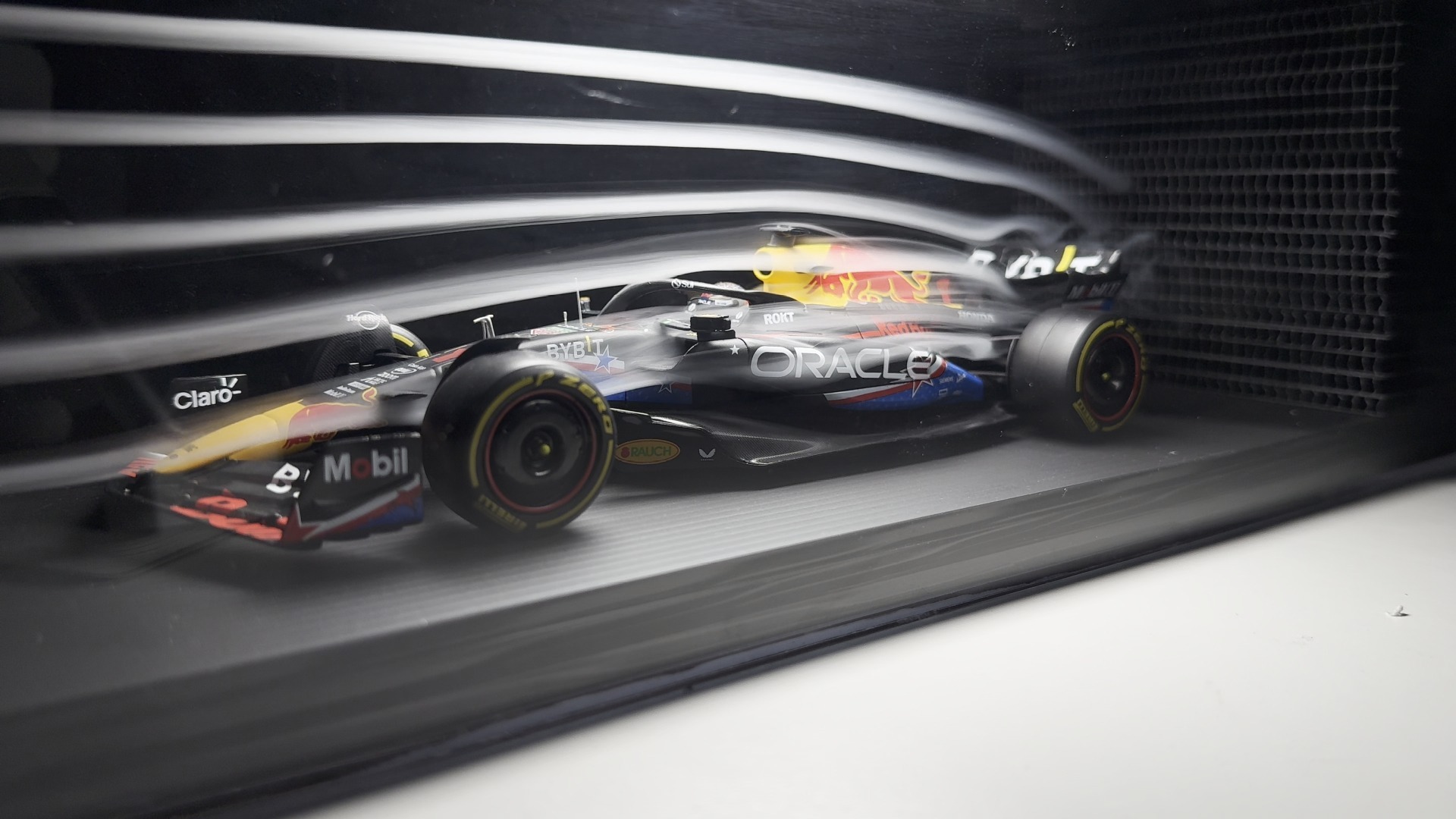 关于红牛车队力克阿斯顿马丁，诺里斯高光表现的信息