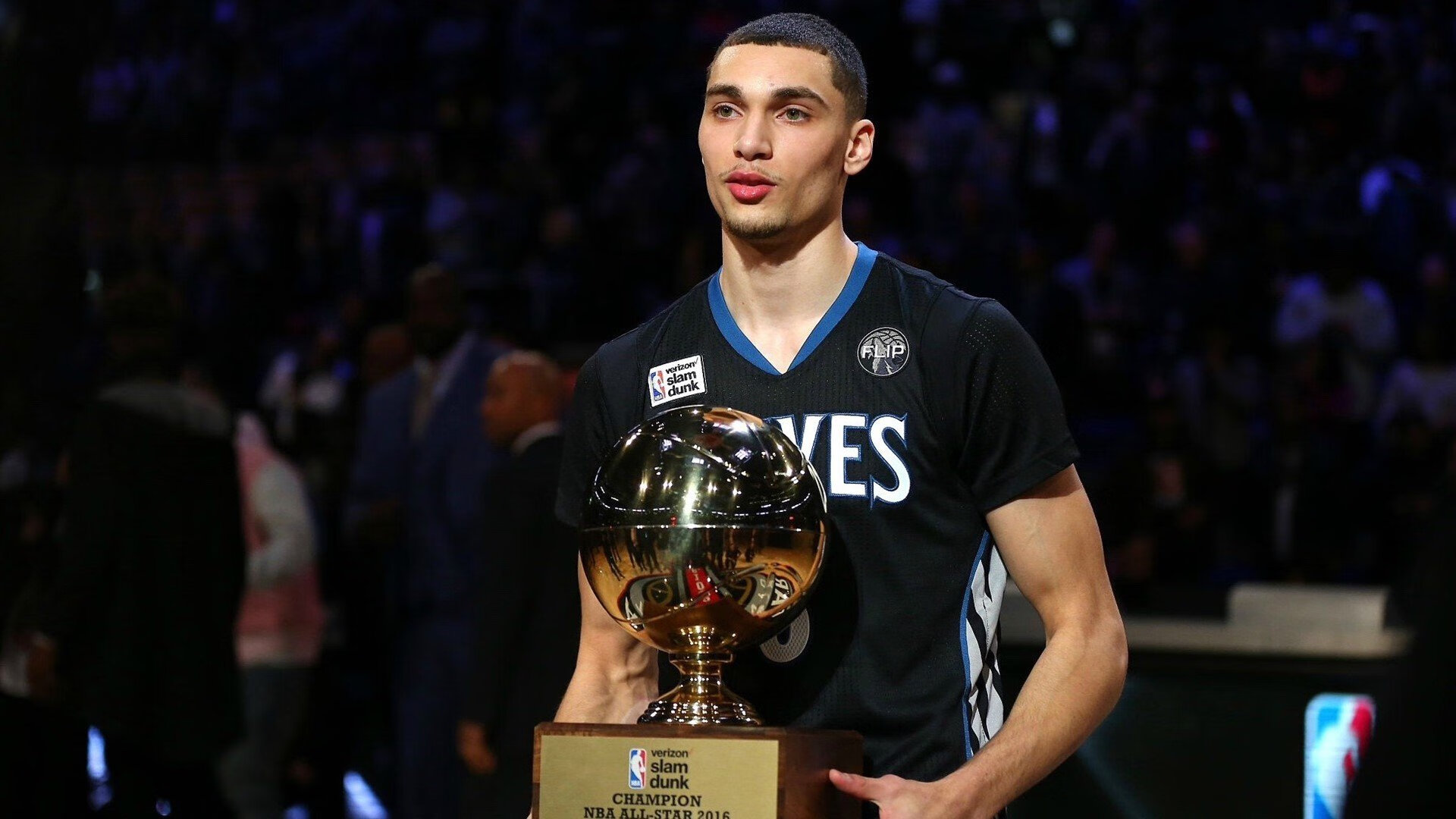 马克西狂轰42分上演压制级表演，公牛队多点开花打穿广厦防线